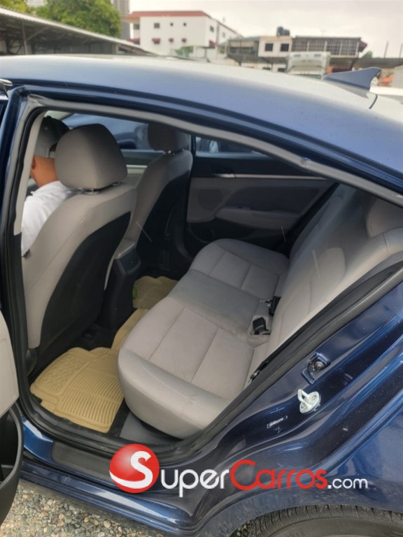 2020 Hyundai Elantra — foto 10 / 12