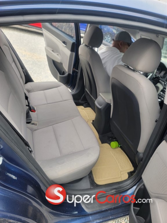 2020 Hyundai Elantra — foto 11 / 12