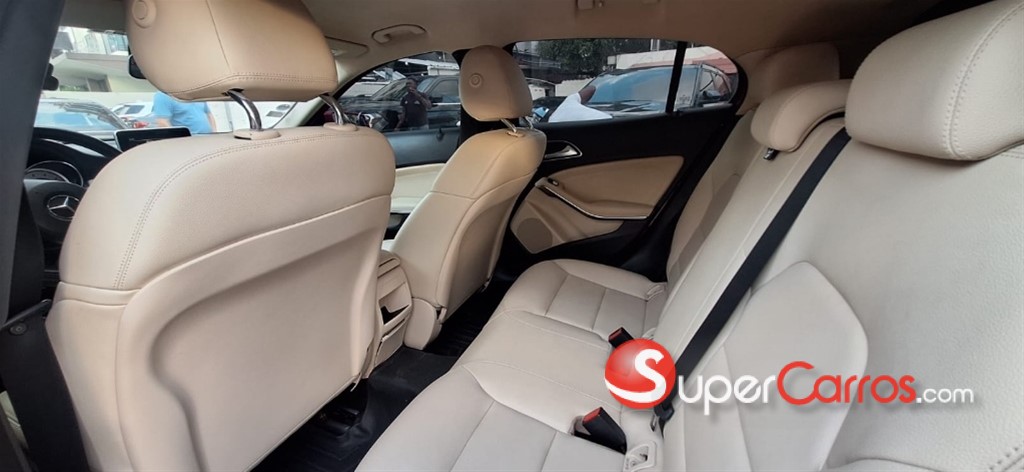 2016 Mercedes-Benz Clase GLA 180 — foto 9 / 10