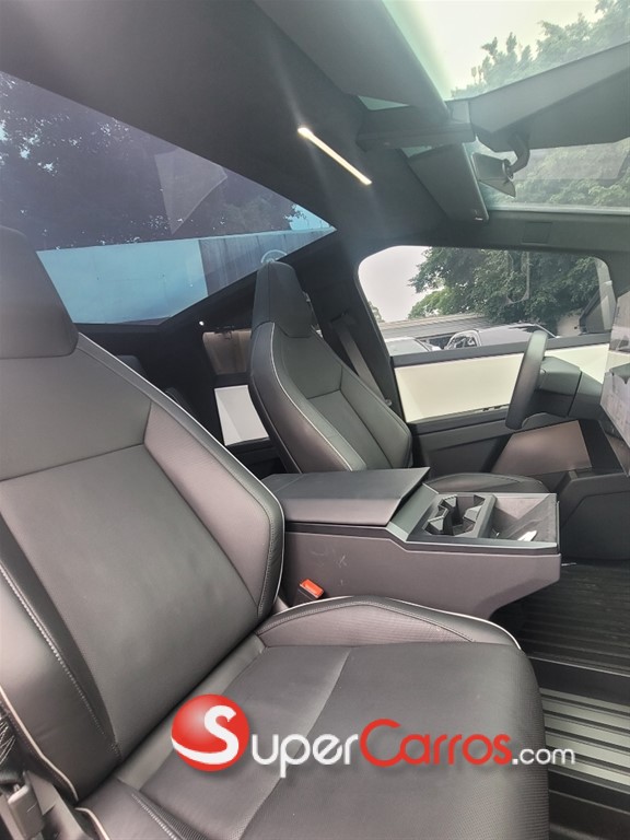 2024 Tesla CyberTruck — foto 7 / 9