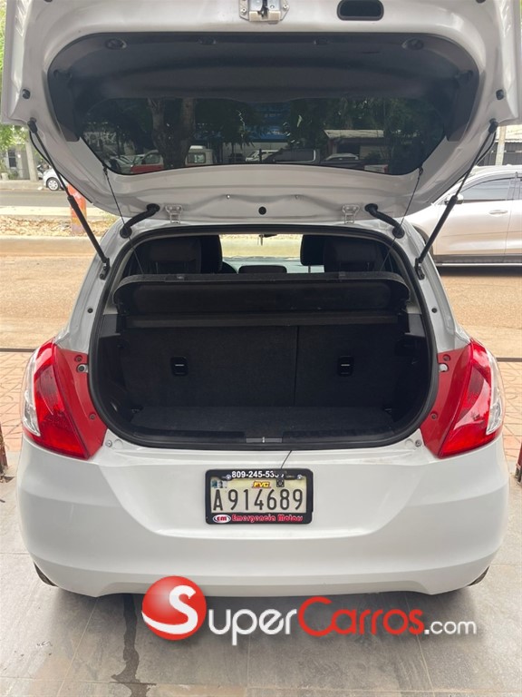 2016 Suzuki Swift — foto 3 / 12