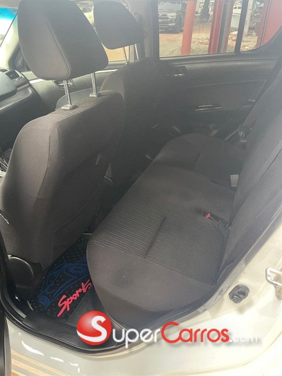 2016 Suzuki Swift — foto 7 / 12