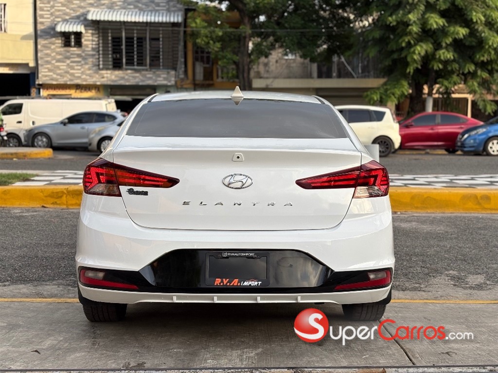 2020 Hyundai Elantra SEL — foto 7 / 9