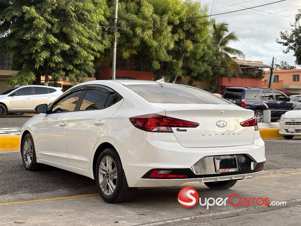 2020 Hyundai Elantra SEL — foto 8 / 9