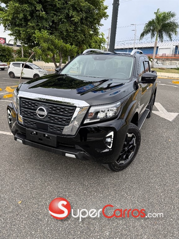 2025 Nissan Frontier LE