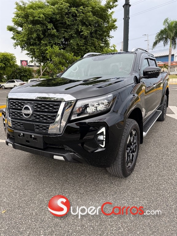 2025 Nissan Frontier LE — foto 3 / 12