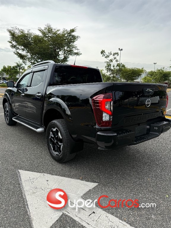 2025 Nissan Frontier LE — foto 4 / 12