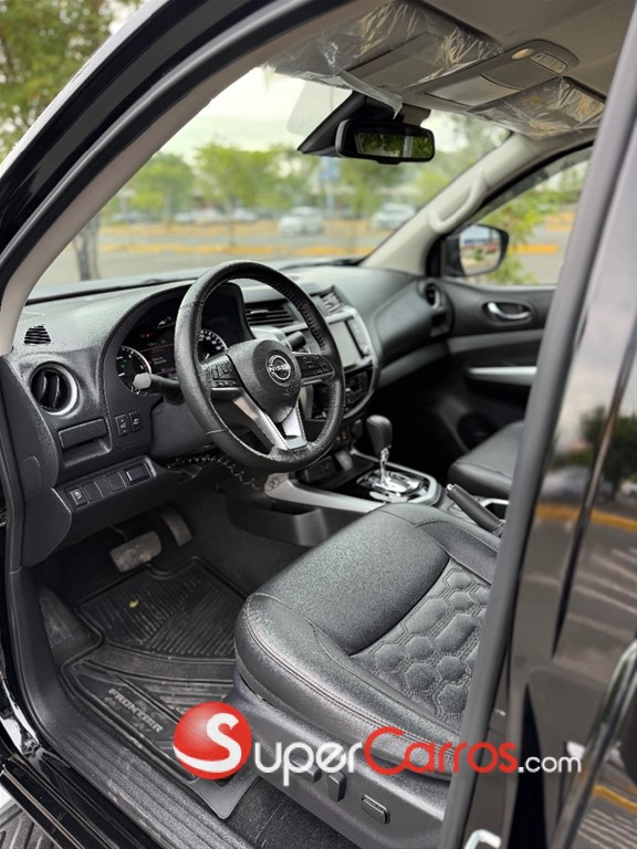 2025 Nissan Frontier LE — foto 8 / 12