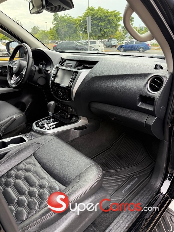 2025 Nissan Frontier LE — foto 10 / 12