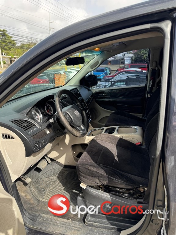 2014 Dodge Grand Caravan SXT — foto 4 / 11