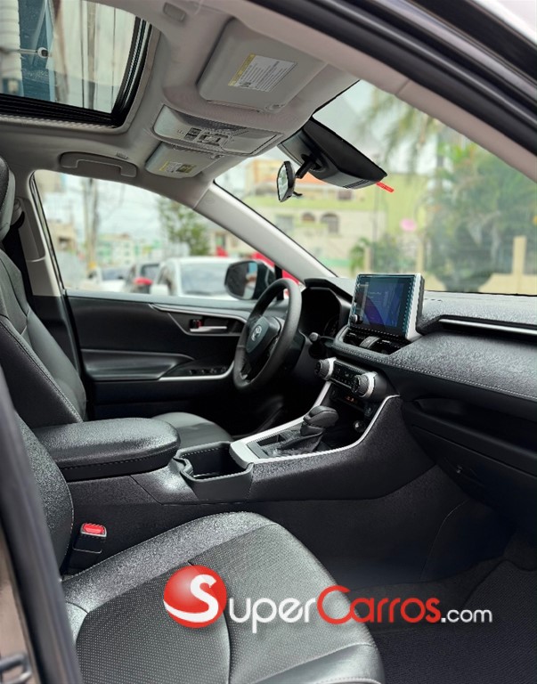2023 Toyota RAV4 XLE Premium — foto 6 / 9