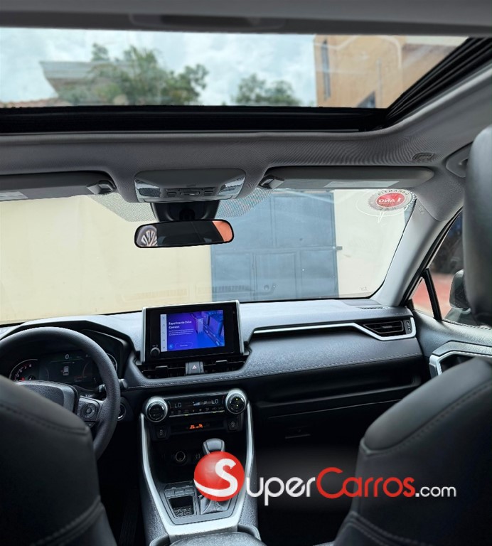 2023 Toyota RAV4 XLE Premium — foto 8 / 9