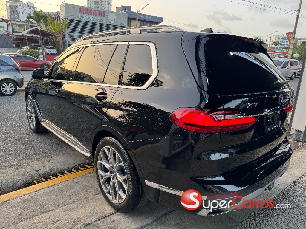 2020 BMW X 7 xDrive 40i Mpackage — foto 6 / 9
