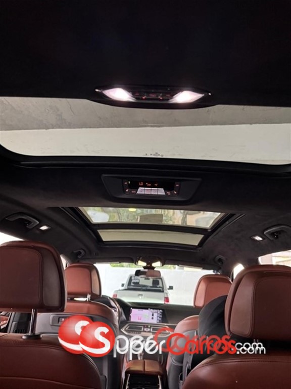 2020 BMW X 7 xDrive 40i Mpackage — foto 7 / 10