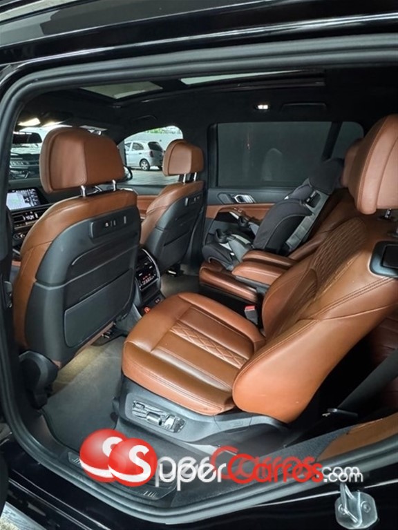 2020 BMW X 7 xDrive 40i Mpackage — foto 10 / 10