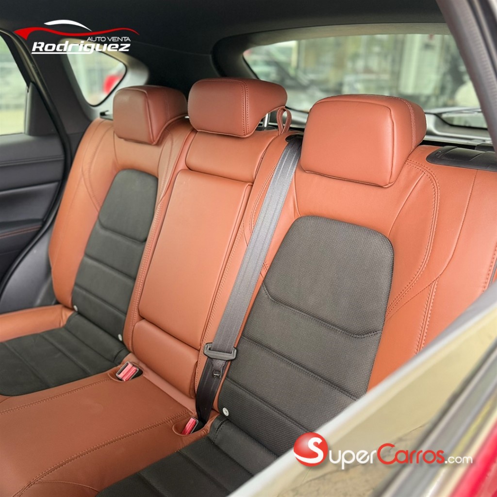 2025 Mazda CX-5 GT — foto 6 / 8