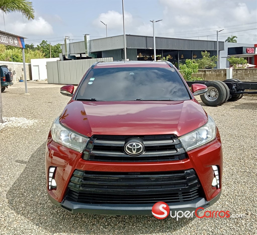 2017 Toyota Highlander SE — foto 2 / 9