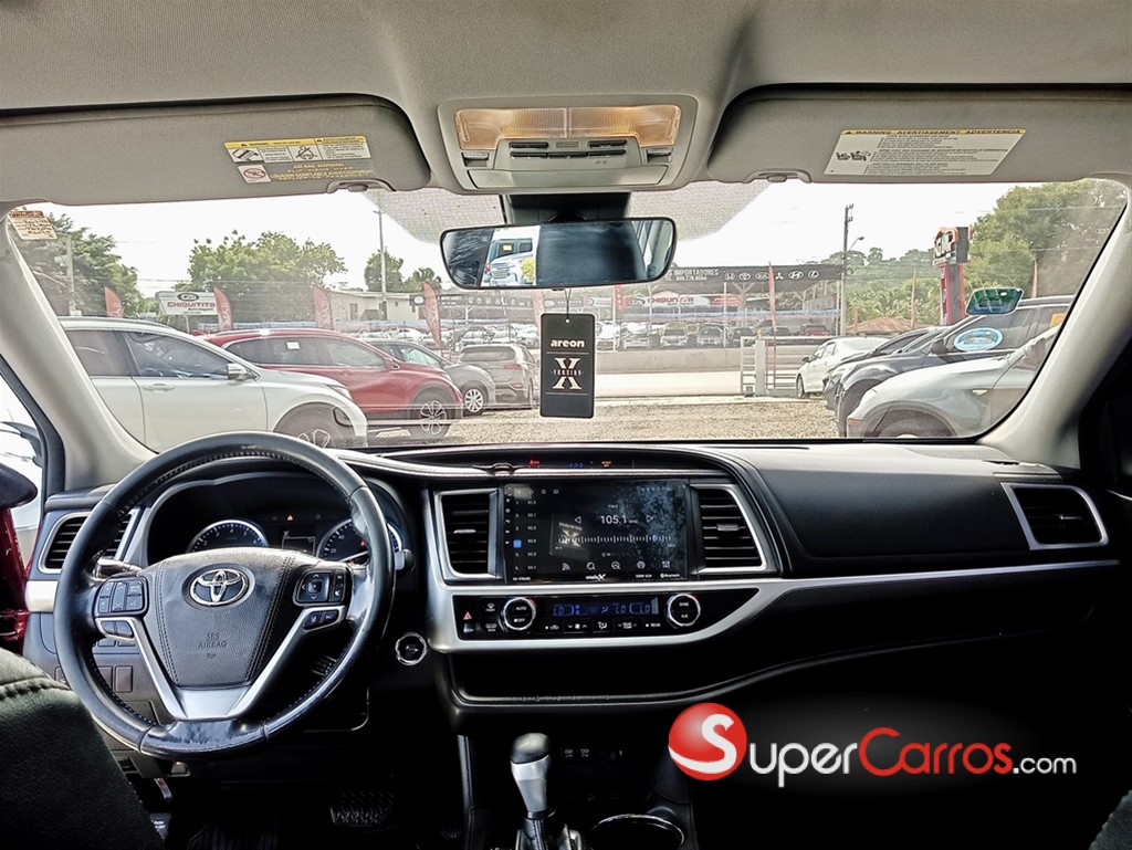 2017 Toyota Highlander SE — foto 7 / 9