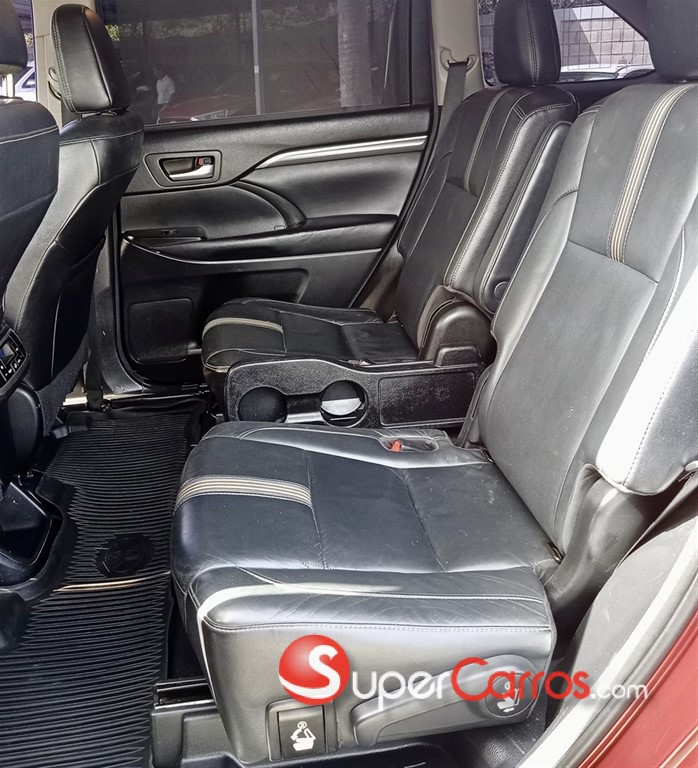 2017 Toyota Highlander SE — foto 8 / 9