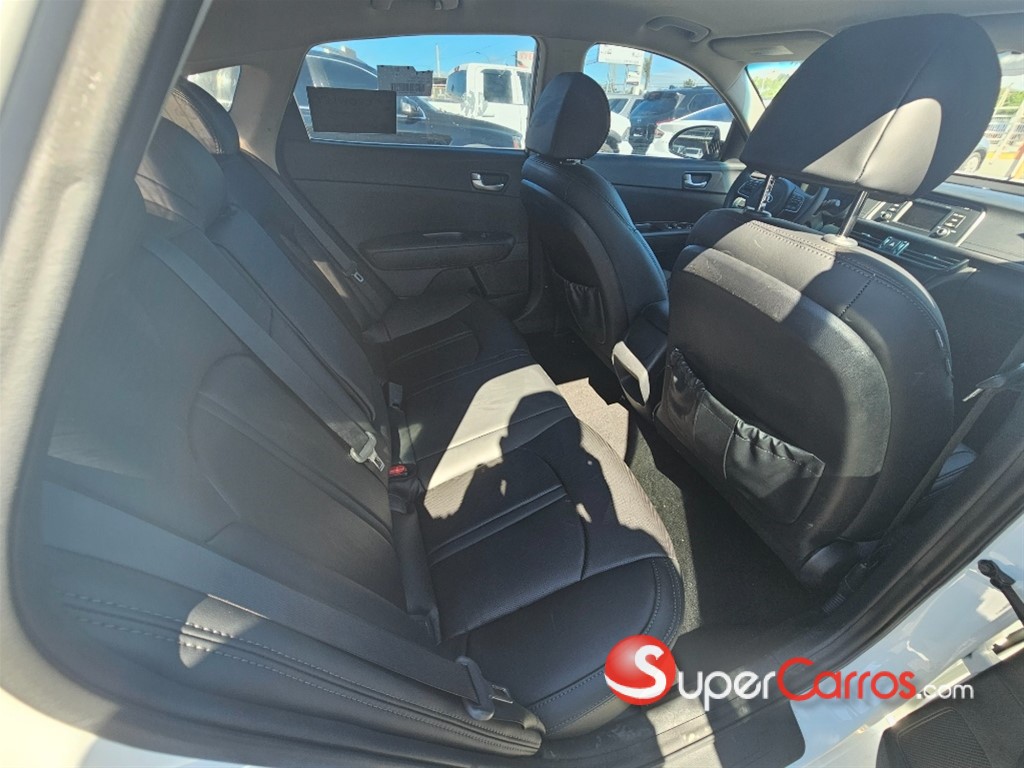2017 Kia Optima EX — foto 2 / 6