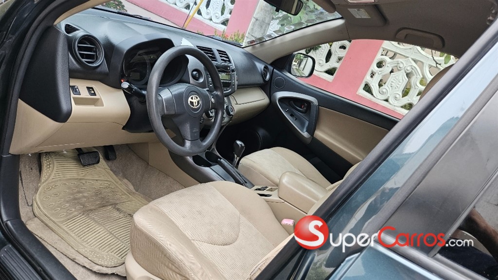 2010 Toyota RAV4 — foto 7 / 12