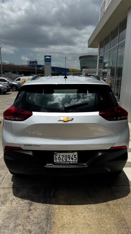 2023 Chevrolet Tracker LS — foto 4 / 7