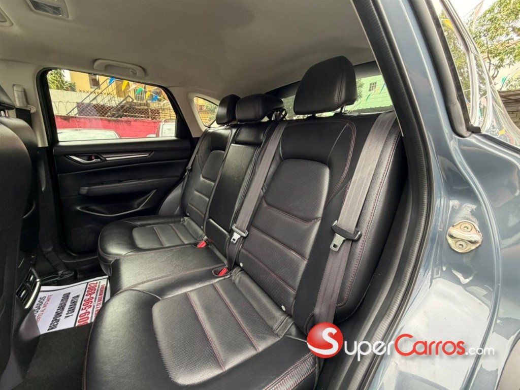 2021 Mazda CX-5 Carbon Edition — foto 8 / 11