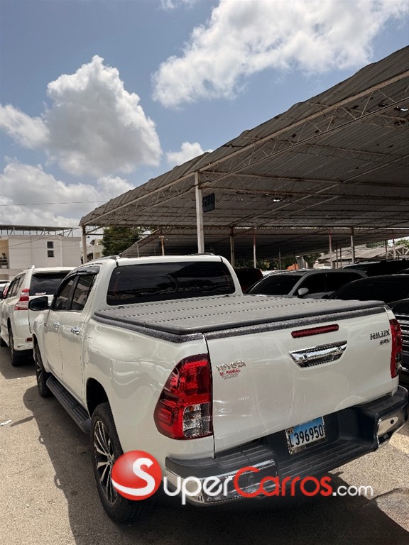 2019 Toyota Hilux SRV — foto 4 / 6