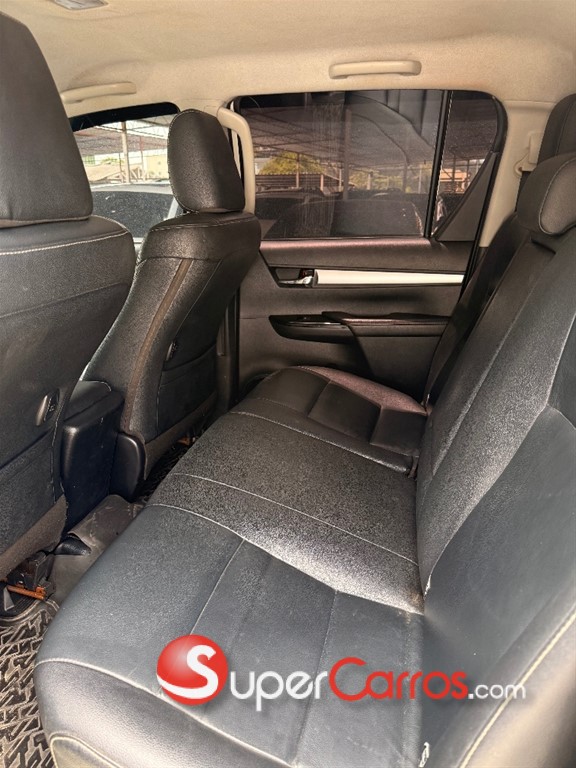 2019 Toyota Hilux SRV — foto 6 / 6