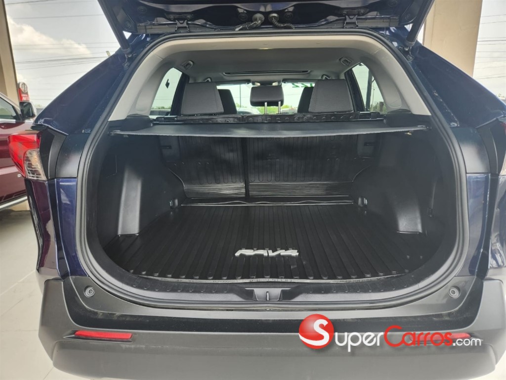 2022 Toyota RAV4 XLE — foto 2 / 12