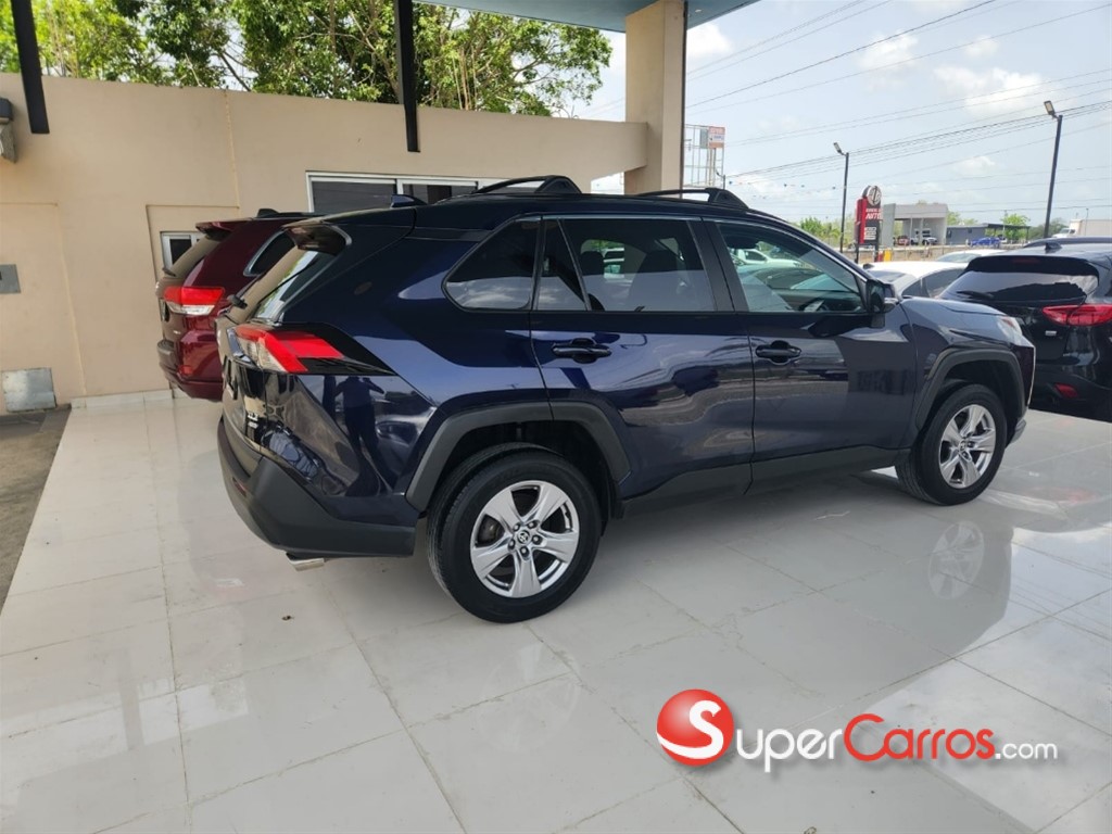 2022 Toyota RAV4 XLE — foto 8 / 12