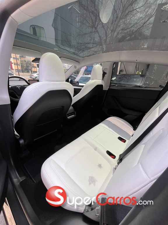 2022 Tesla Model Y — foto 6 / 12