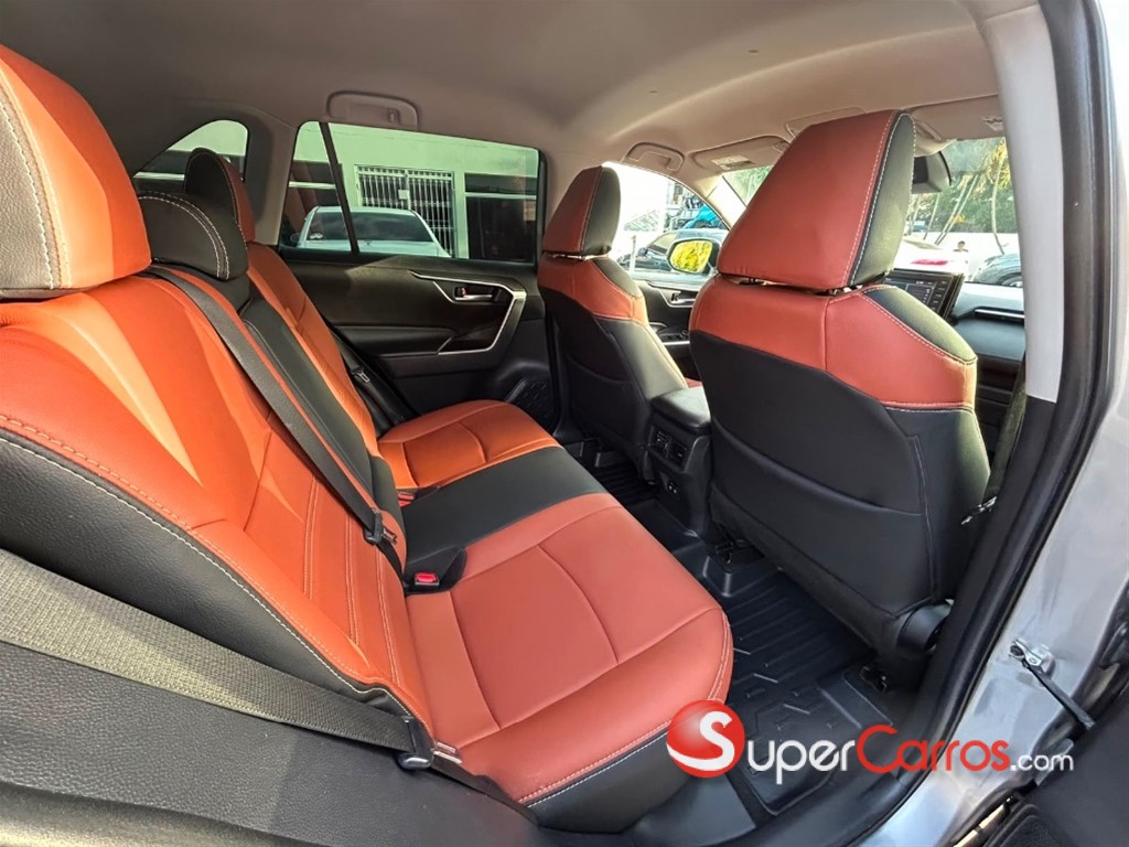 2020 Toyota RAV4 XLE — foto 5 / 11