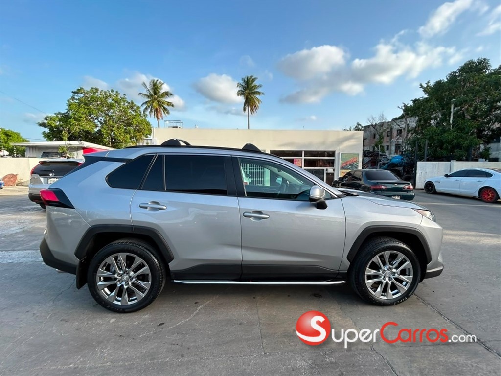 2020 Toyota RAV4 XLE — foto 6 / 11