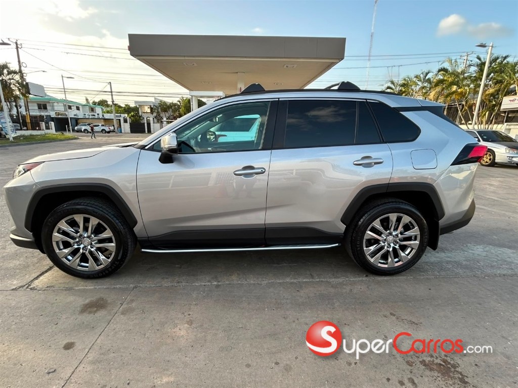 2020 Toyota RAV4 XLE — foto 8 / 11