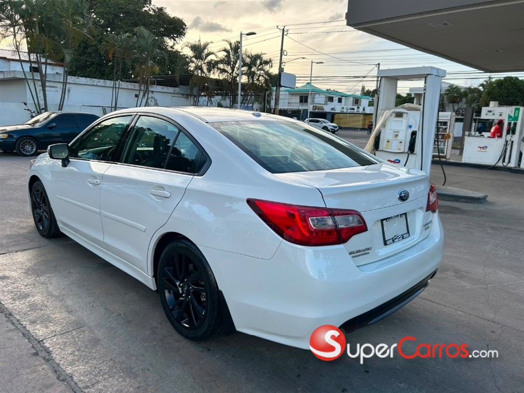 2015 Subaru Legacy H6 — foto 4 / 4