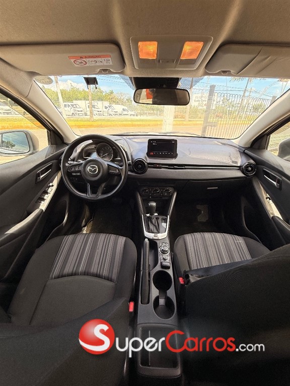 2021 Mazda 2 — foto 2 / 8
