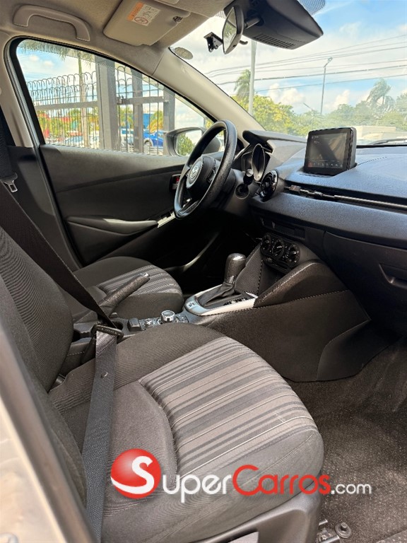 2021 Mazda 2 — foto 4 / 8