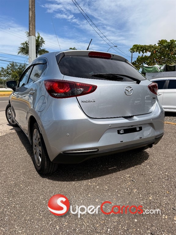 2021 Mazda 2 — foto 6 / 8