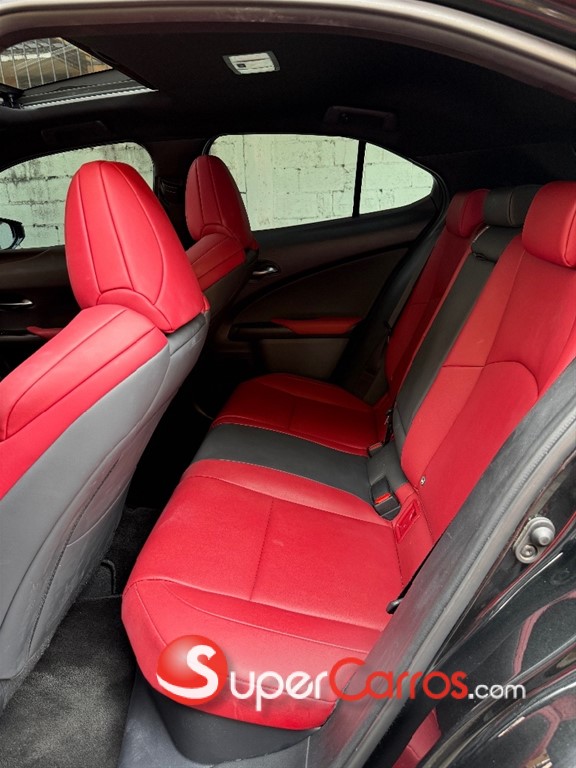 2024 Lexus UX 250H F Sport FWD — foto 8 / 12