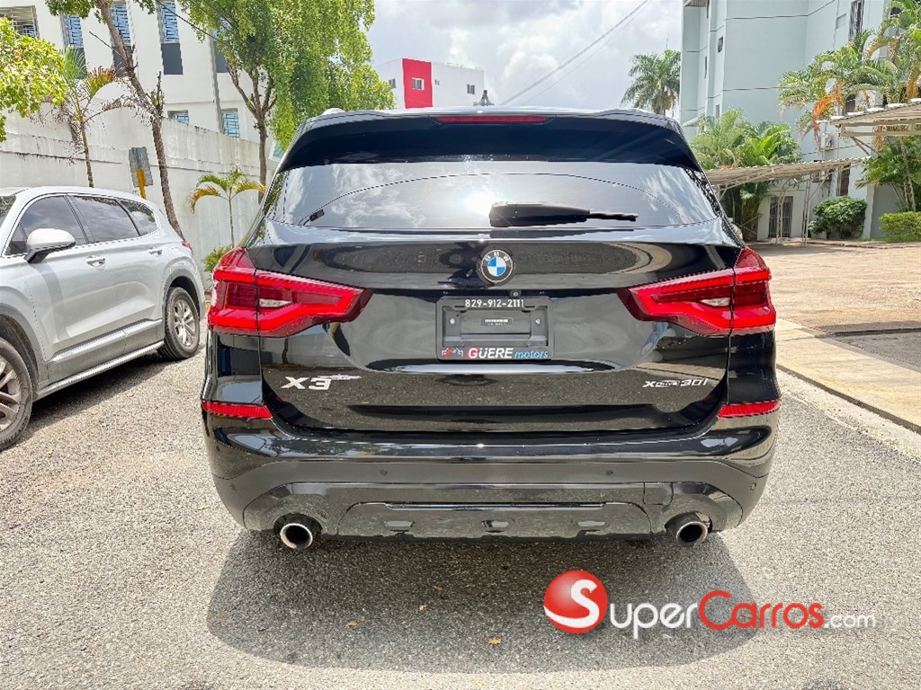 2021 BMW X 3 XDrive 30i — foto 9 / 12