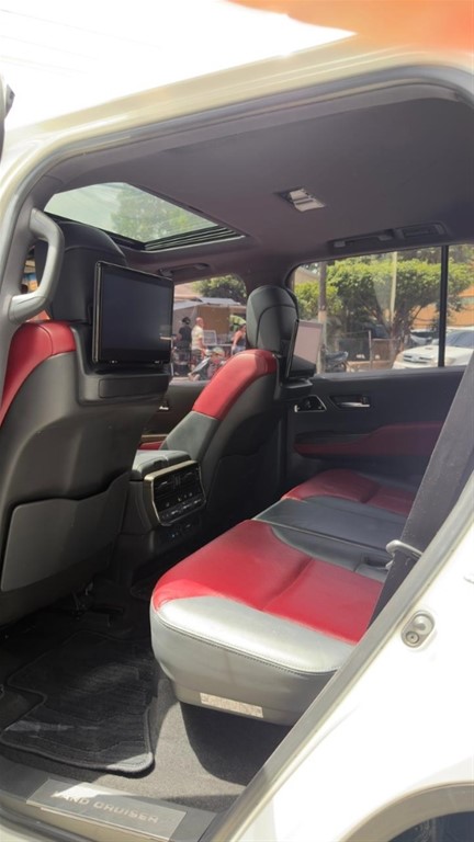 2022 Toyota Land Cruiser 70 ANIVERSARIO — foto 6 / 12
