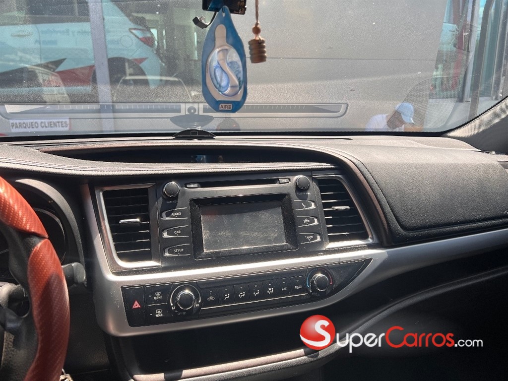 2016 Toyota Highlander LE — foto 6 / 9