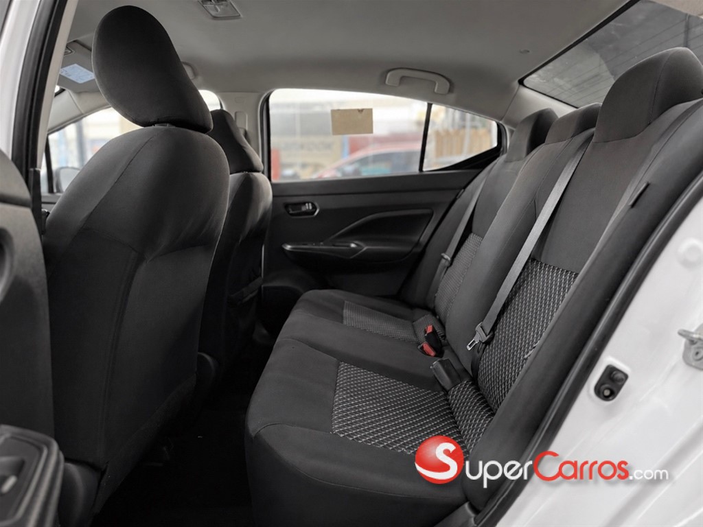 2020 Nissan Versa — foto 9 / 10