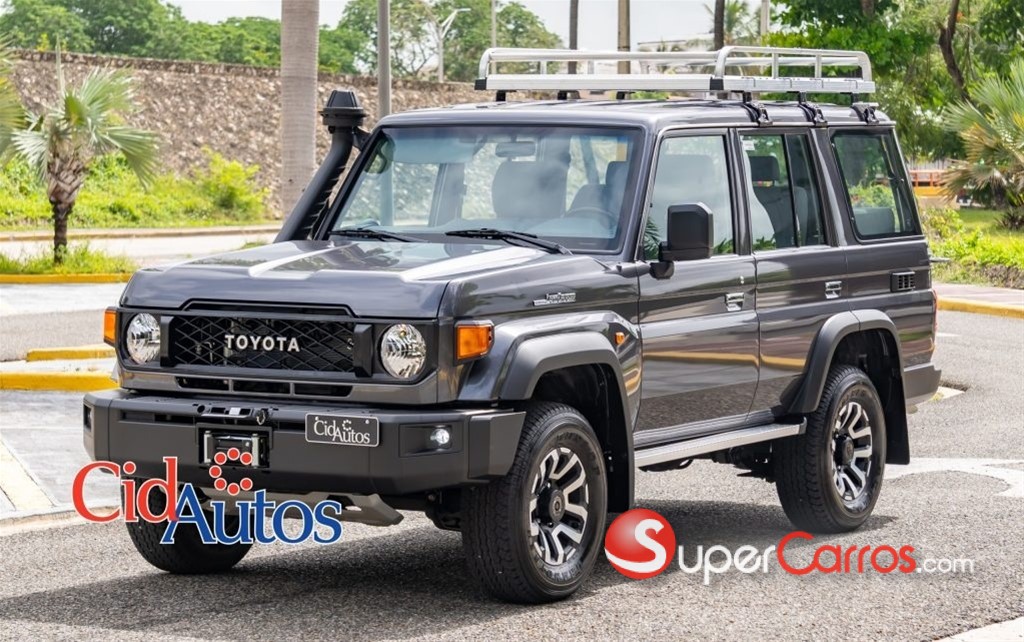 2027 Toyota Land Cruiser Serie 70 Pick up — foto 2 / 12