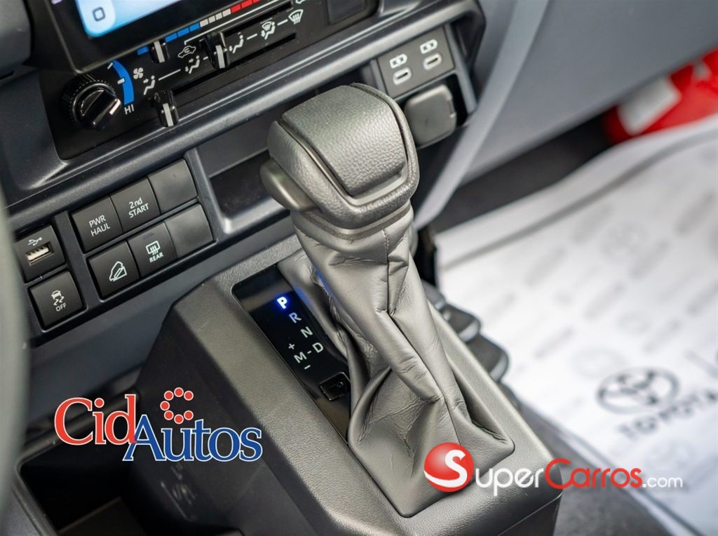 2027 Toyota Land Cruiser Serie 70 Pick up — foto 6 / 12