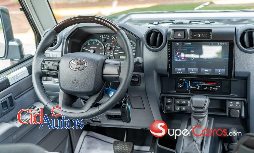2027 Toyota Land Cruiser Serie 70 Pick up — foto 8 / 12
