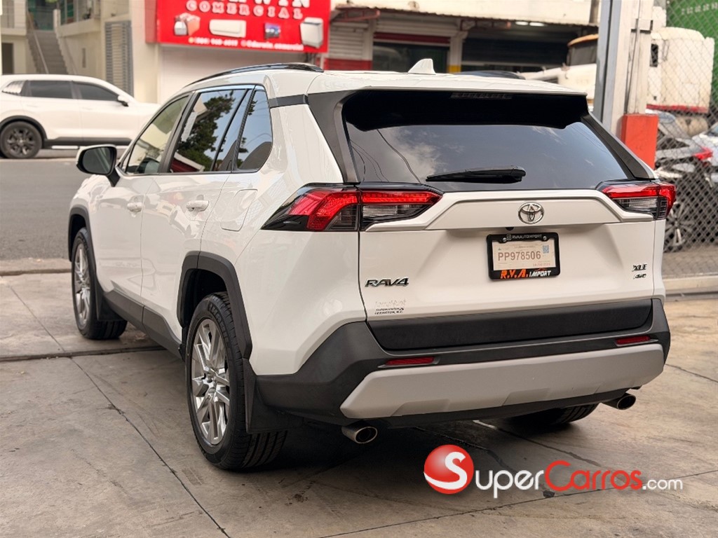 2020 Toyota RAV4 XLE — foto 8 / 8