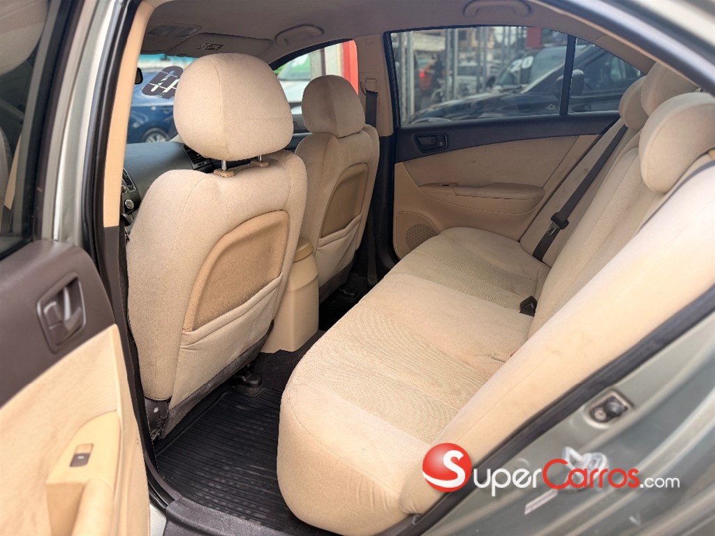 2010 Hyundai Sonata — foto 6 / 8