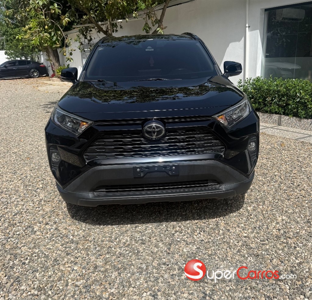 2020 Toyota RAV4 XLE